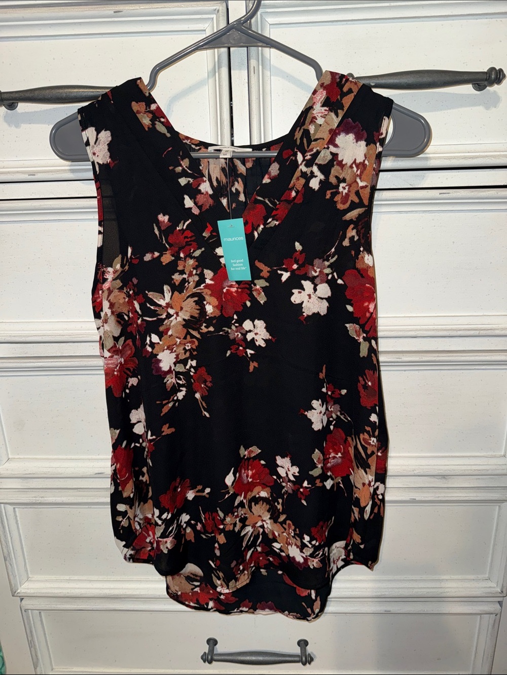 Maurices Black Floral V-Neck Sleeveless Camisole